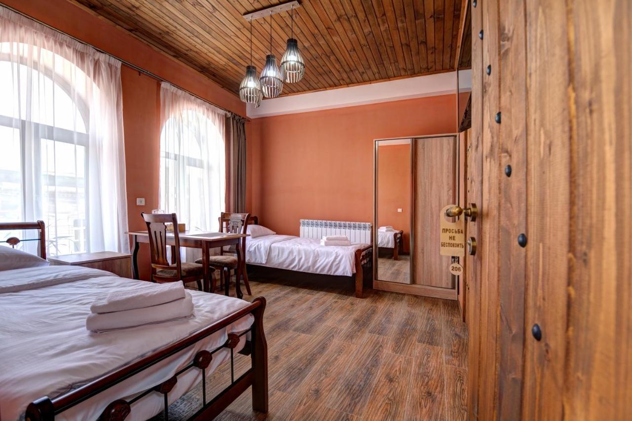Hotel Sesil Gyumri Esterno foto