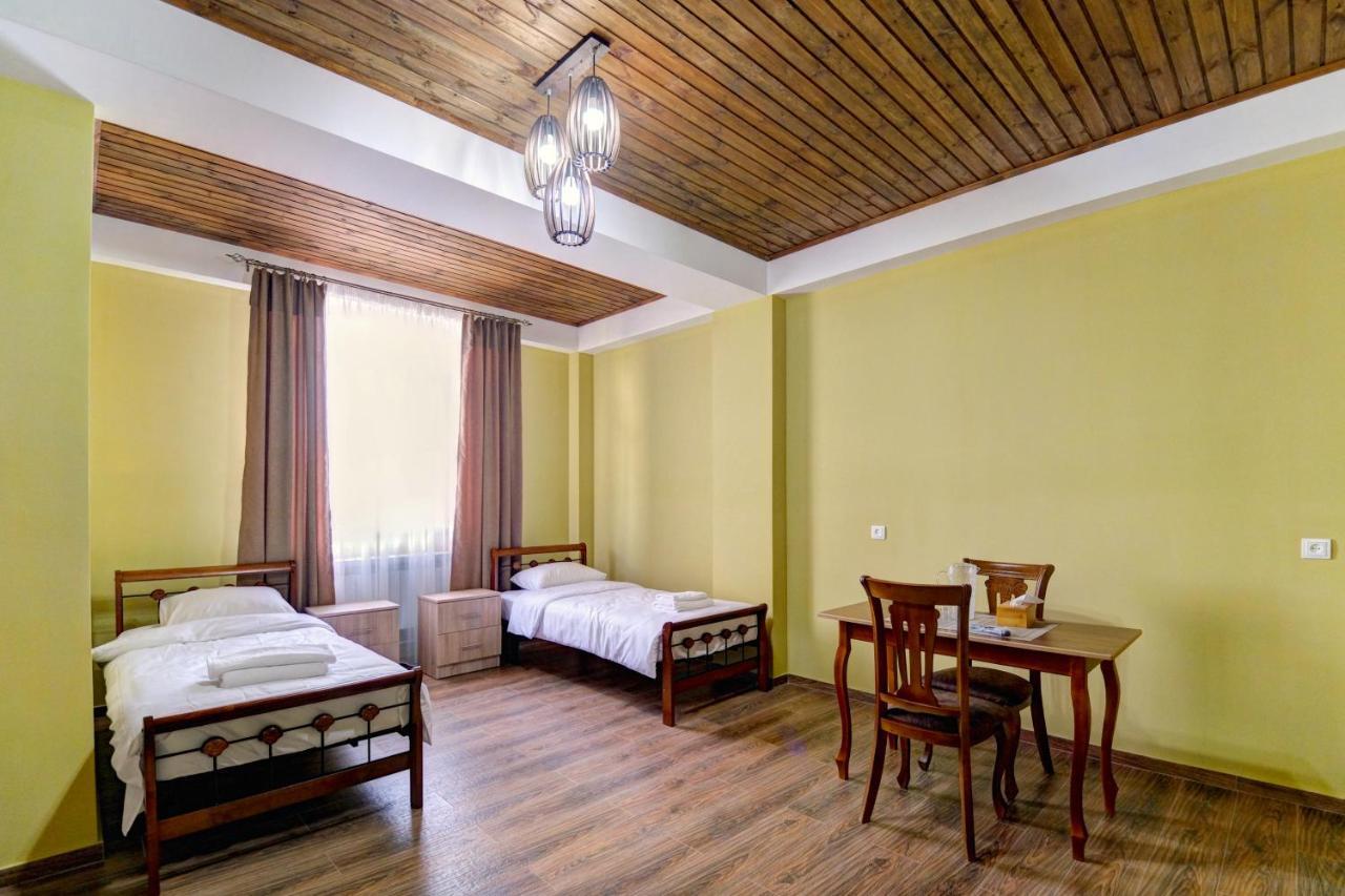 Hotel Sesil Gyumri Esterno foto