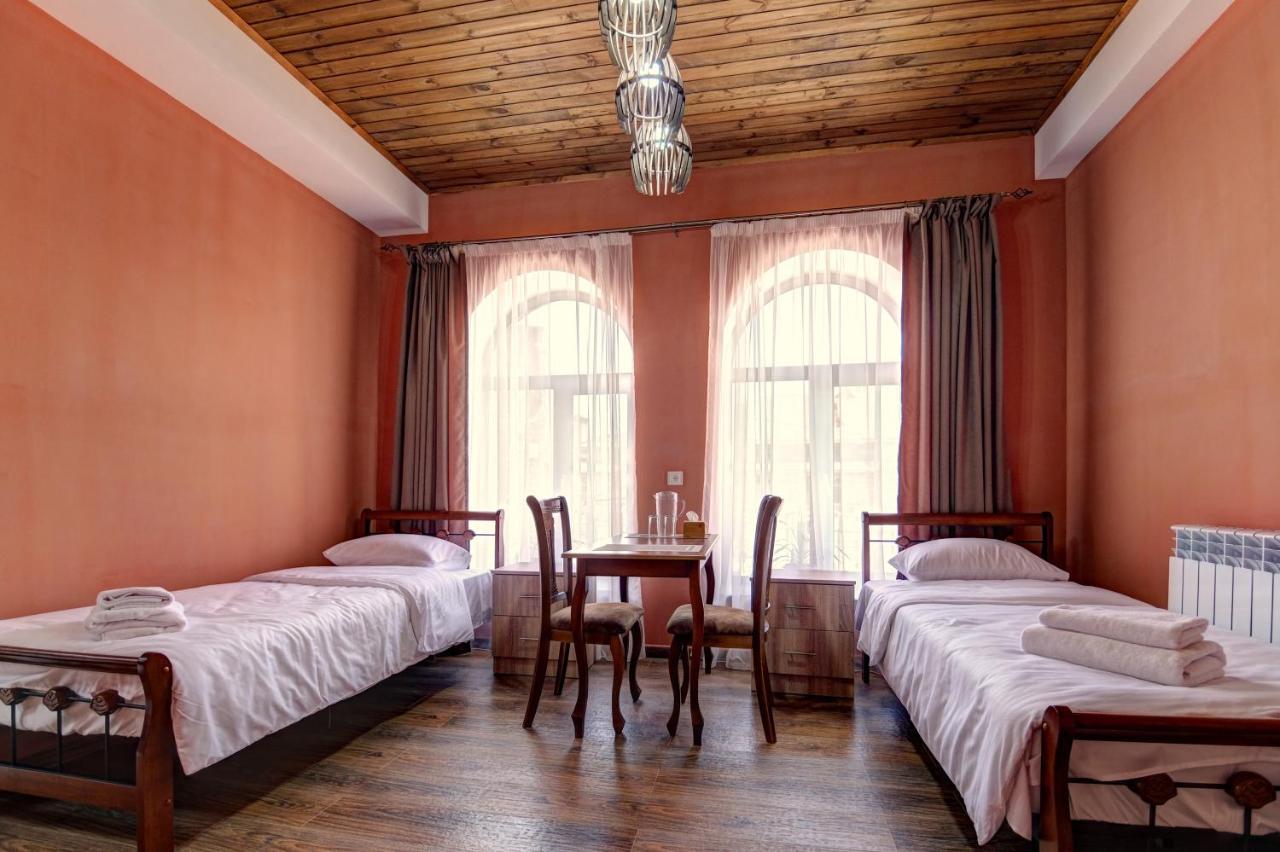 Hotel Sesil Gyumri Esterno foto