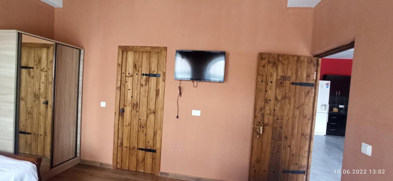 Hotel Sesil Gyumri Esterno foto